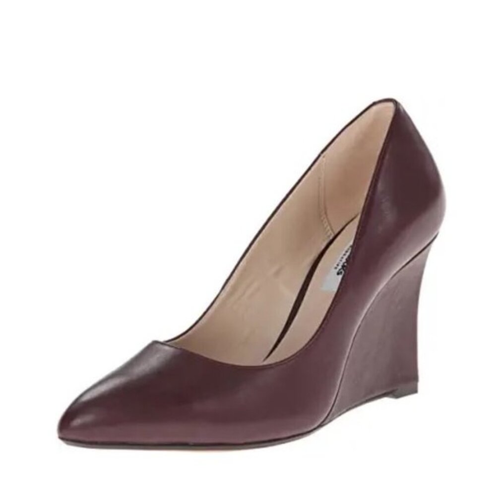 CLARKS 'Azizi Isis' Leather Wedge Pump